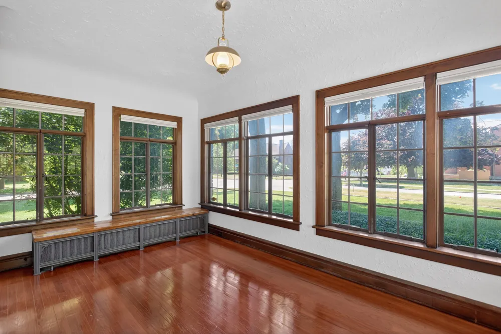 612 S Bowen Jackson City, MI 49203