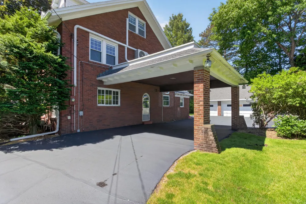 612 S Bowen Jackson City, MI 49203