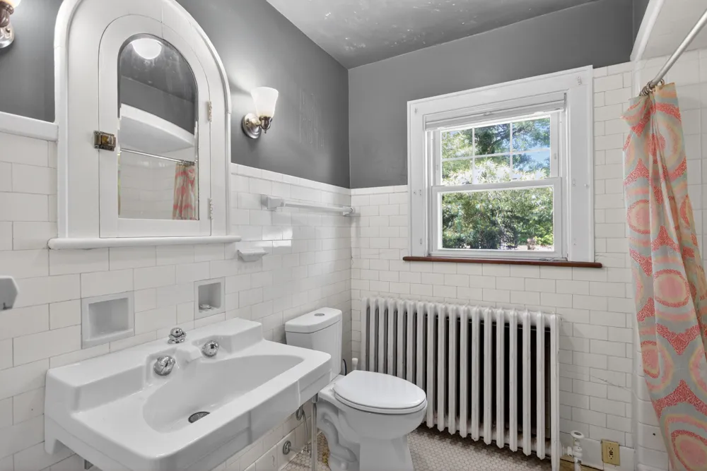 612 S Bowen Jackson City, MI 49203