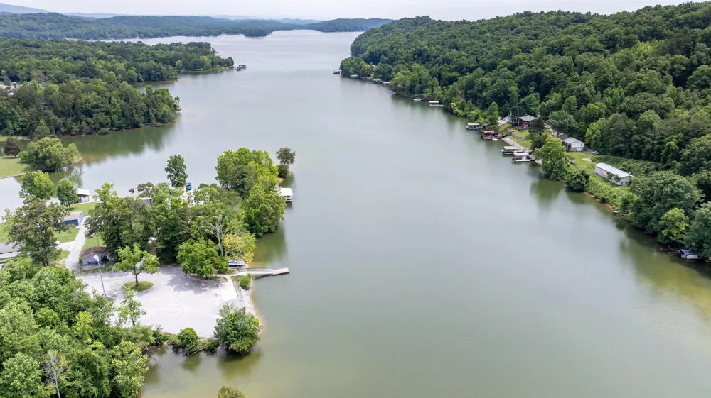 246 Howell Drive Spring City, TN 37381