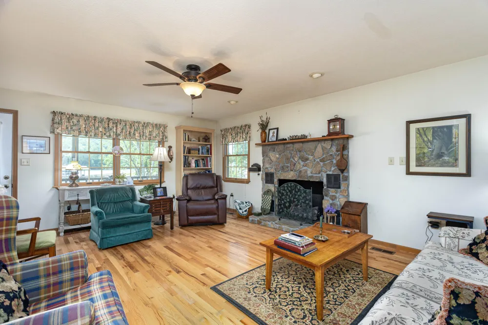 246 Howell Drive Spring City, TN 37381