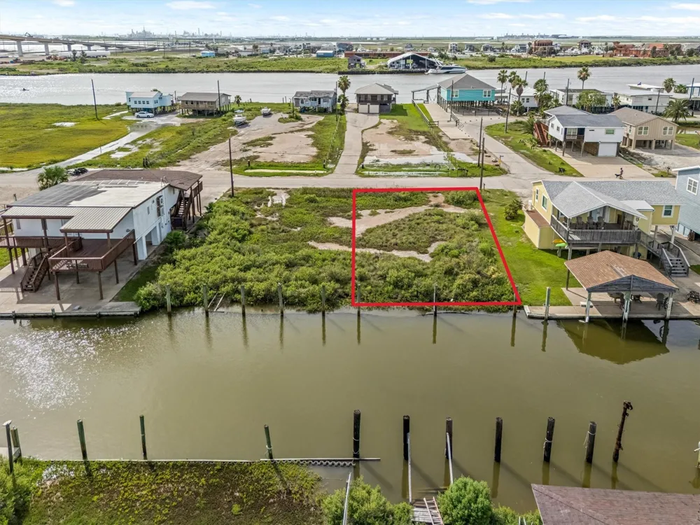 3 Shark Lane Surfside Beach, TX 77541