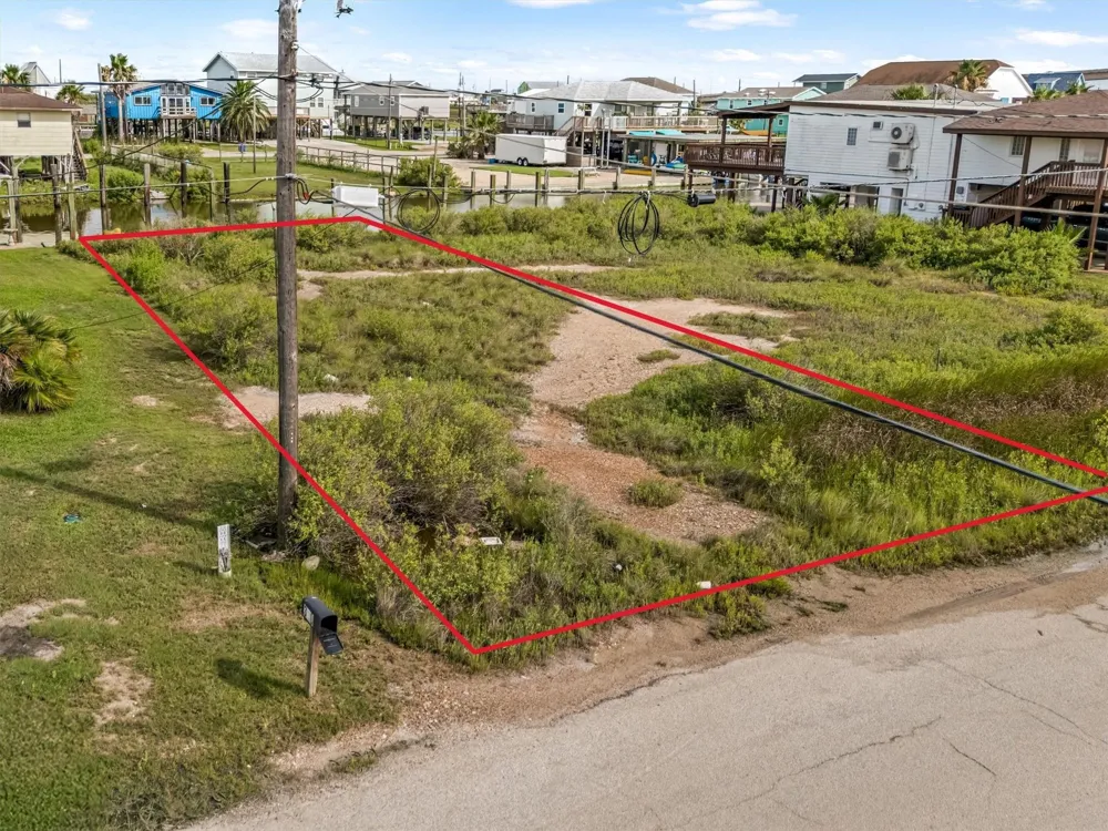 3 Shark Lane Surfside Beach, TX 77541