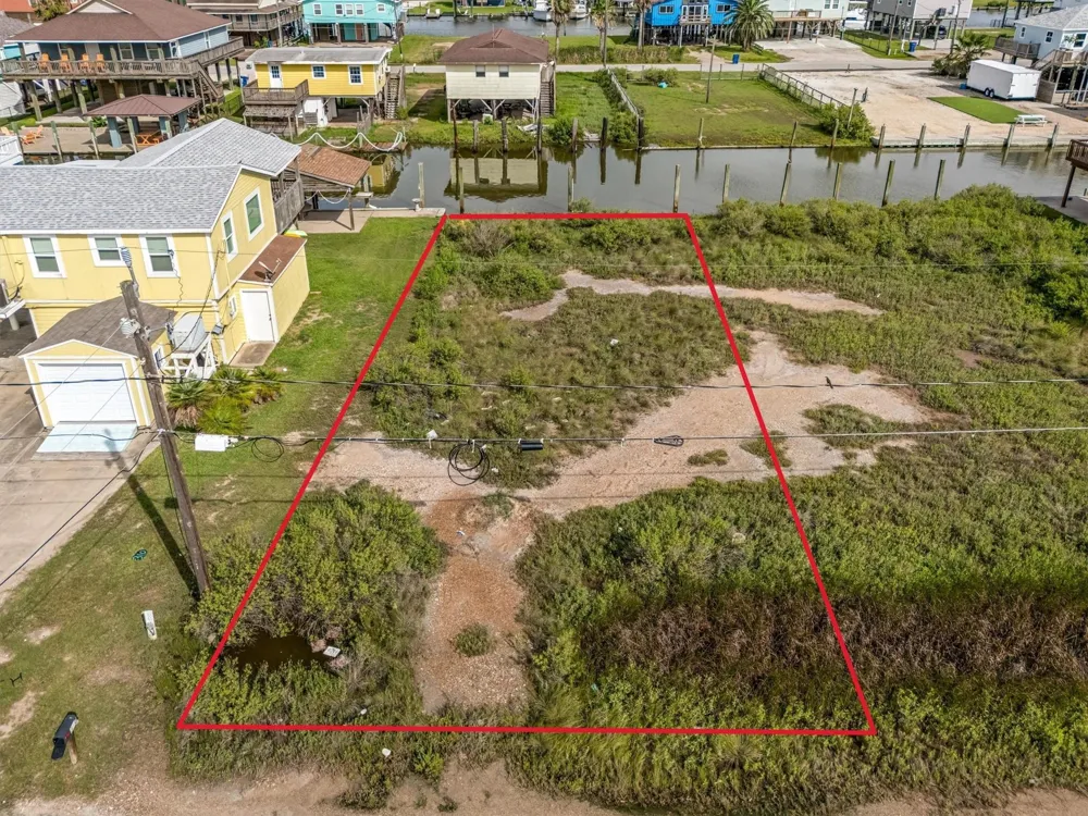 3 Shark Lane Surfside Beach, TX 77541