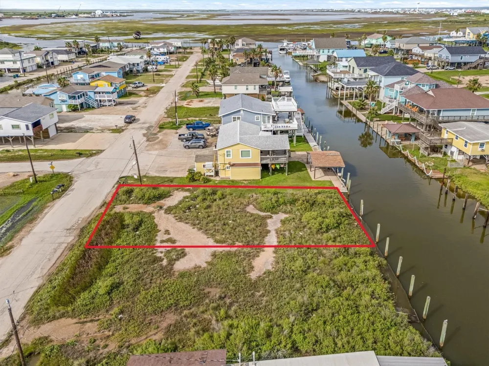 3 Shark Lane Surfside Beach, TX 77541