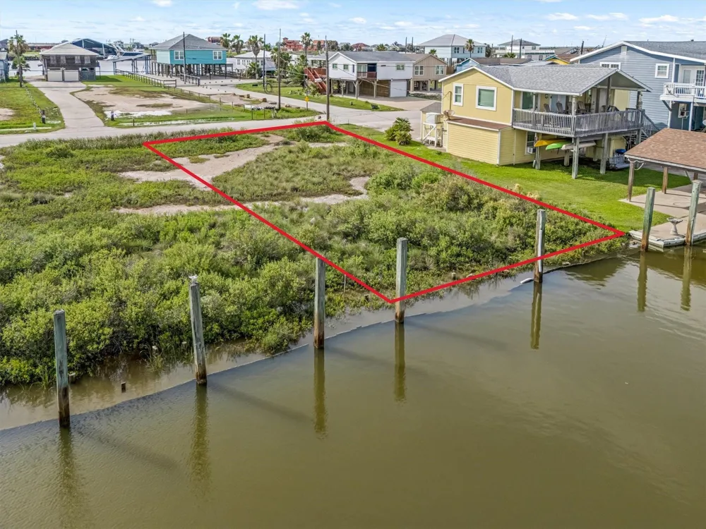 3 Shark Lane Surfside Beach, TX 77541