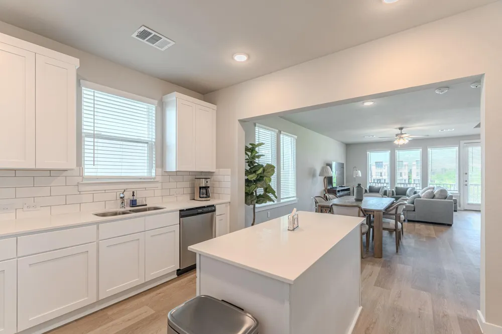 494 S Centro Circle #A Shenandoah, TX 77385