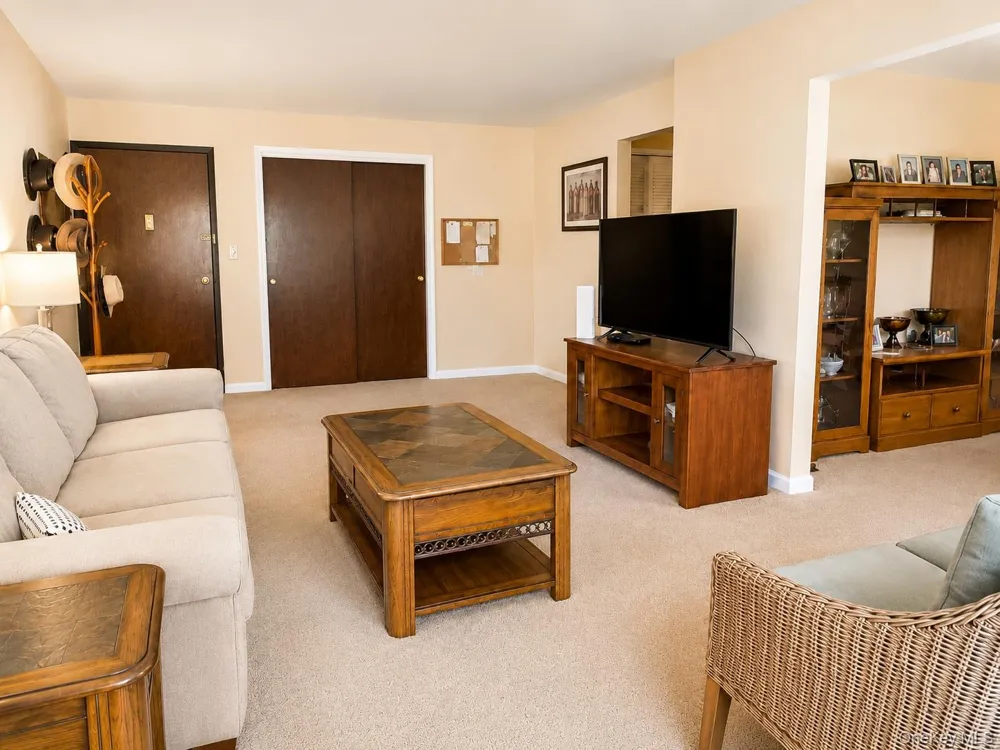 379 Richard Court Pomona, NY 10970