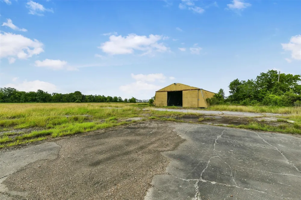 4011 Fm 2004 Road La Marque, TX 77568