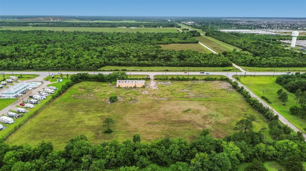 4011 Fm 2004 Road La Marque, TX 77568