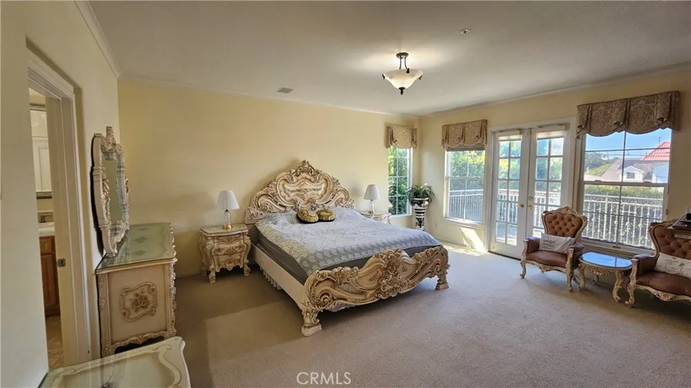7317 Dunbarton Los Angeles, CA 90045