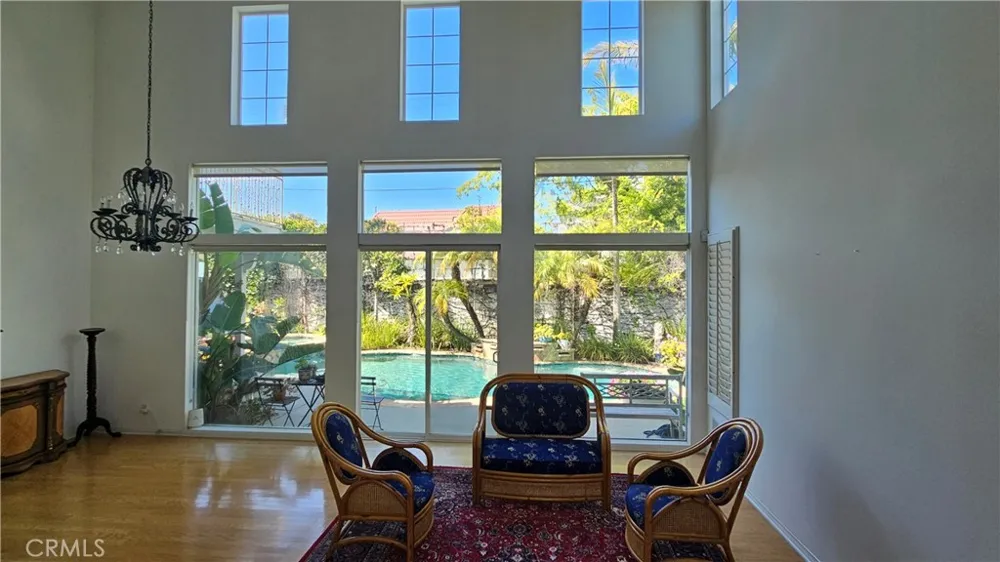 7317 Dunbarton Los Angeles, CA 90045