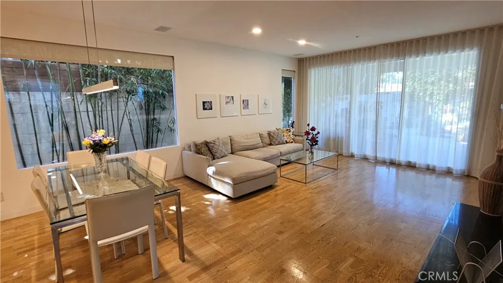 7317 Dunbarton Los Angeles, CA 90045
