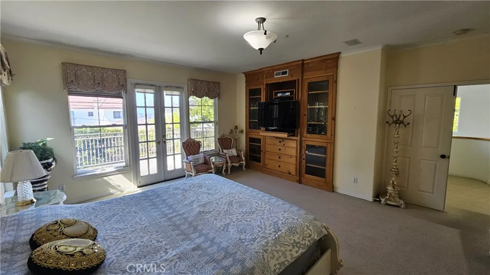 7317 Dunbarton Los Angeles, CA 90045