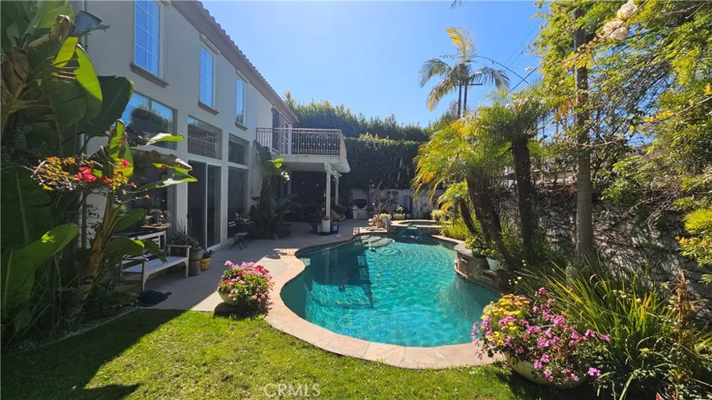 7317 Dunbarton Los Angeles, CA 90045