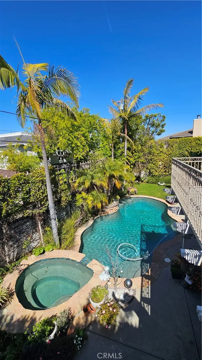 7317 Dunbarton Los Angeles, CA 90045