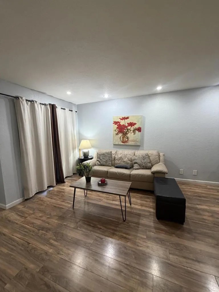 680 Ashurst Court #115 Palm Springs, CA 92262