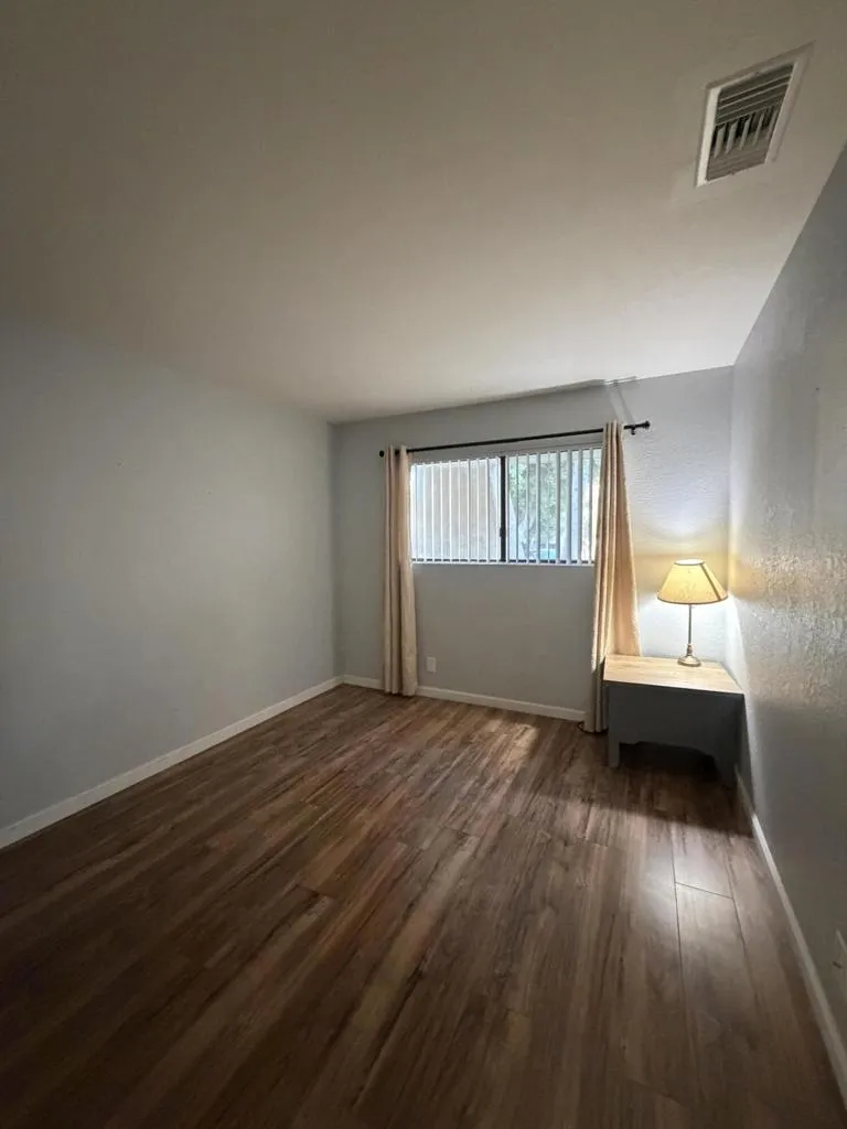 680 Ashurst Court #115 Palm Springs, CA 92262