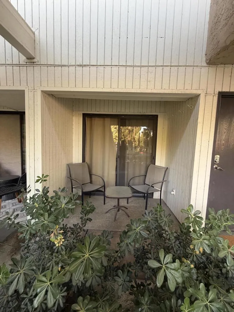 680 Ashurst Court #115 Palm Springs, CA 92262