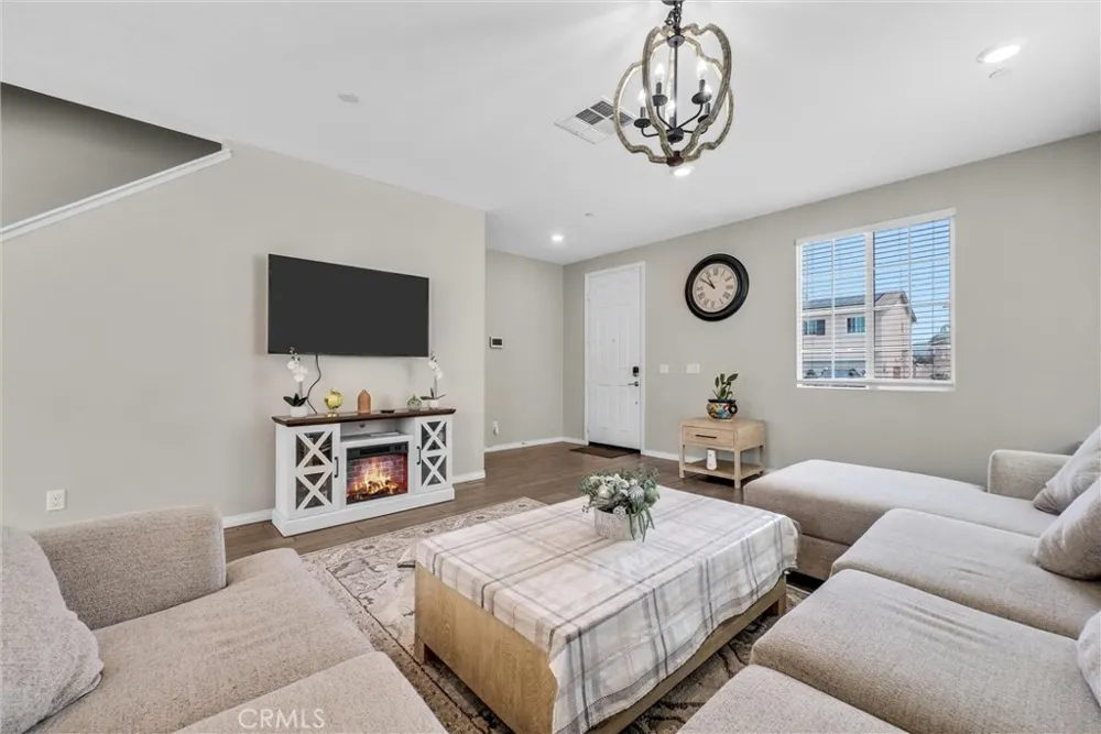 1059 Little Leaf Calimesa, CA 92320