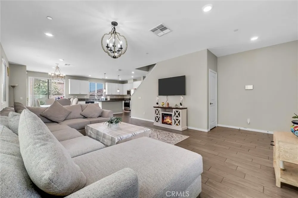 1059 Little Leaf Calimesa, CA 92320