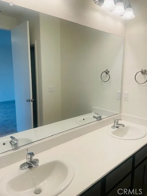 42 Squaw Valley Ct. Merced, CA 95341