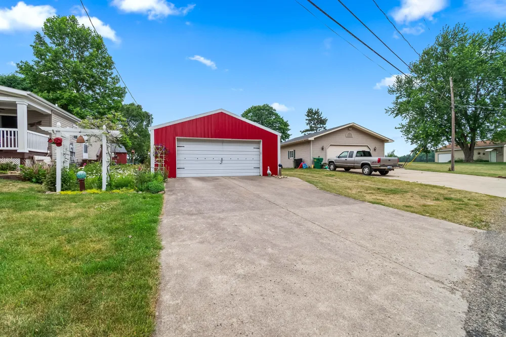 59155 Yeatter Road Colon, MI 49040