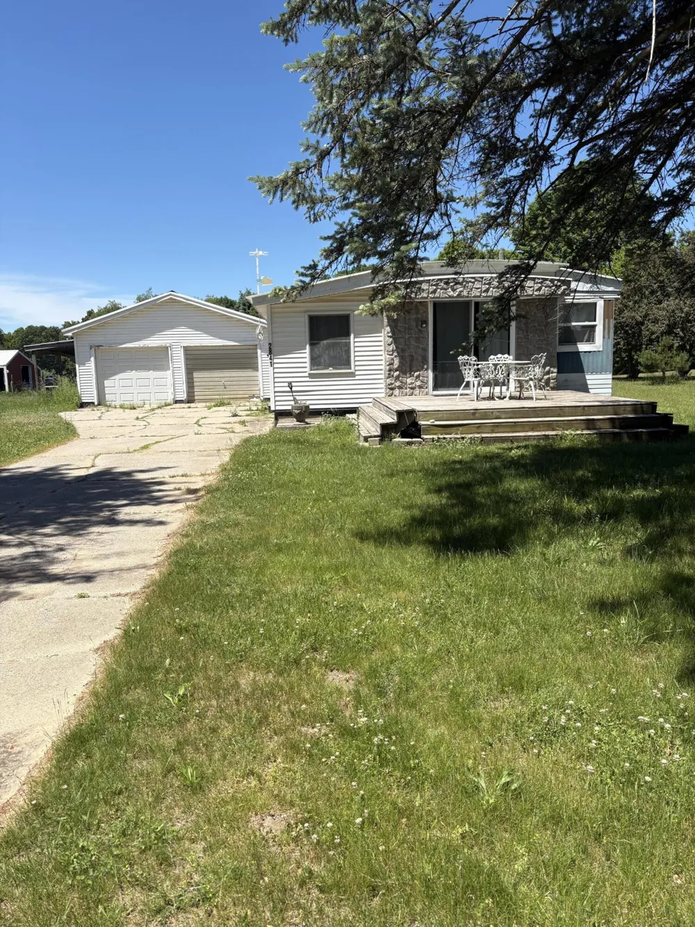 2841 Whites Bridge Belding City, MI 48809