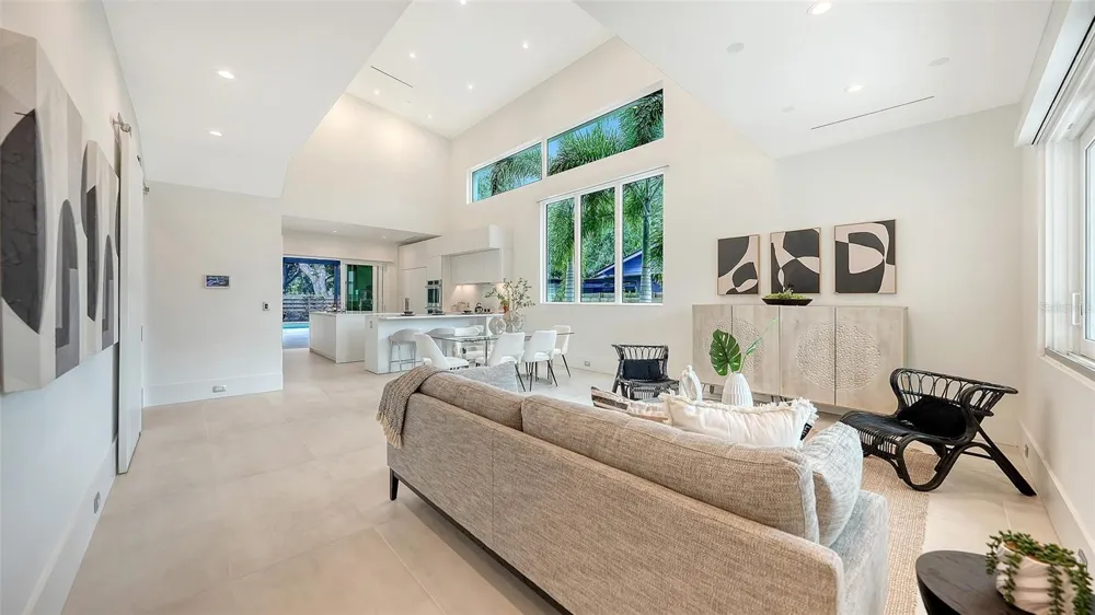 2138 HAWTHORNE STREET Sarasota, FL 34239