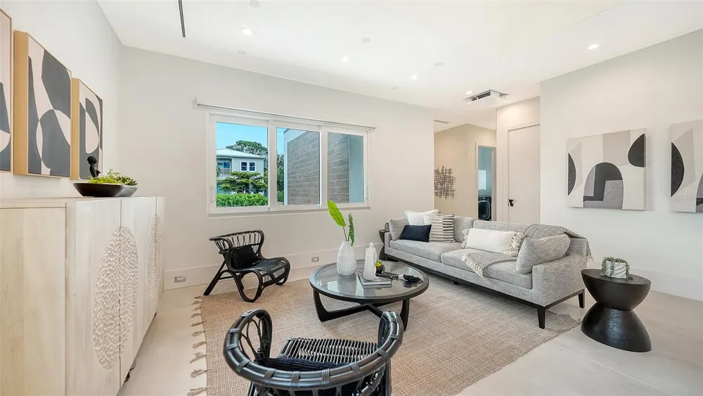 2138 HAWTHORNE STREET Sarasota, FL 34239