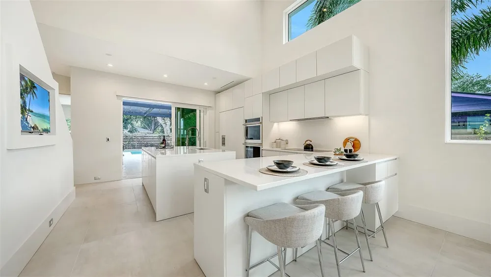 2138 HAWTHORNE STREET Sarasota, FL 34239