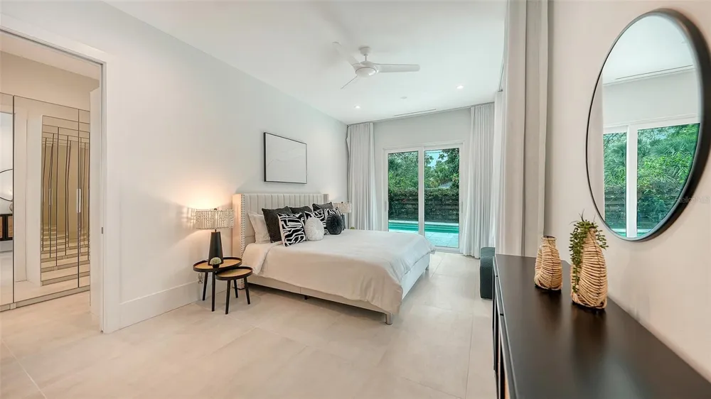 2138 HAWTHORNE STREET Sarasota, FL 34239