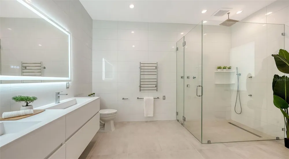2138 HAWTHORNE STREET Sarasota, FL 34239