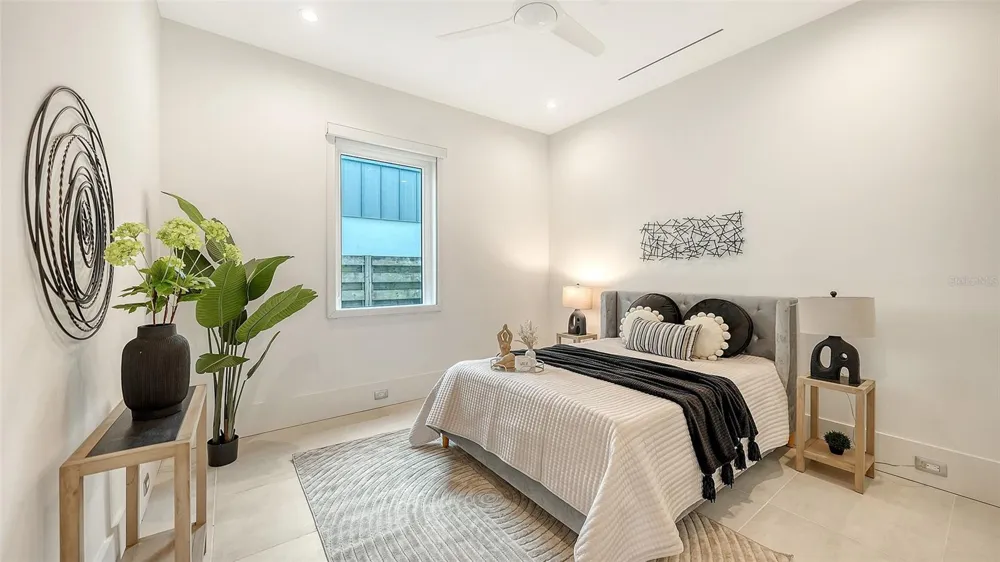 2138 HAWTHORNE STREET Sarasota, FL 34239