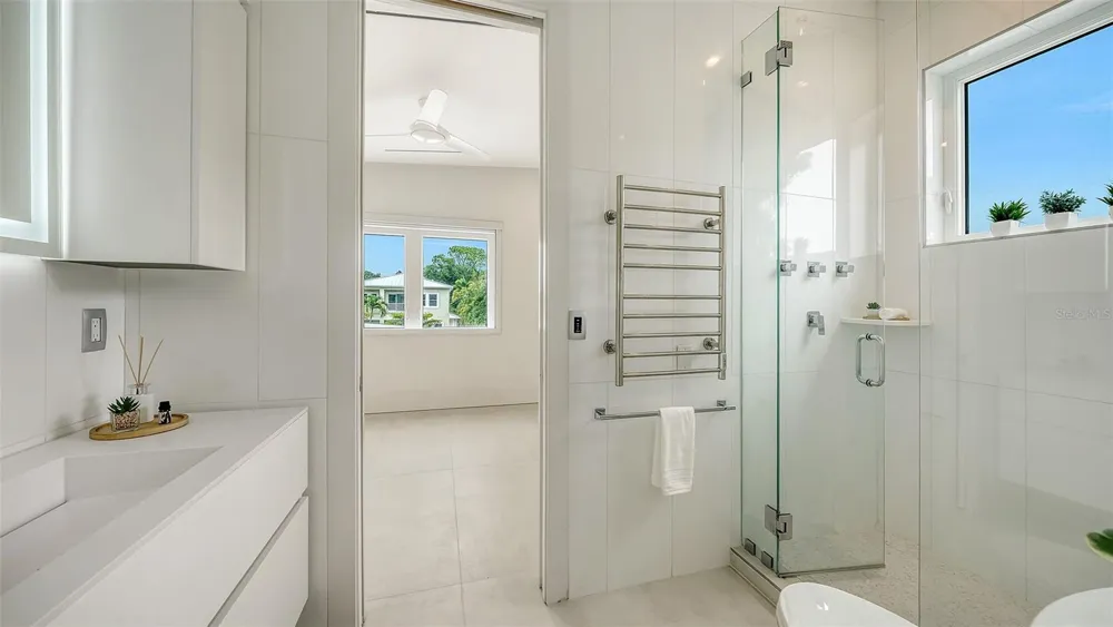 2138 HAWTHORNE STREET Sarasota, FL 34239