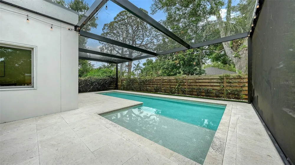 2138 HAWTHORNE STREET Sarasota, FL 34239