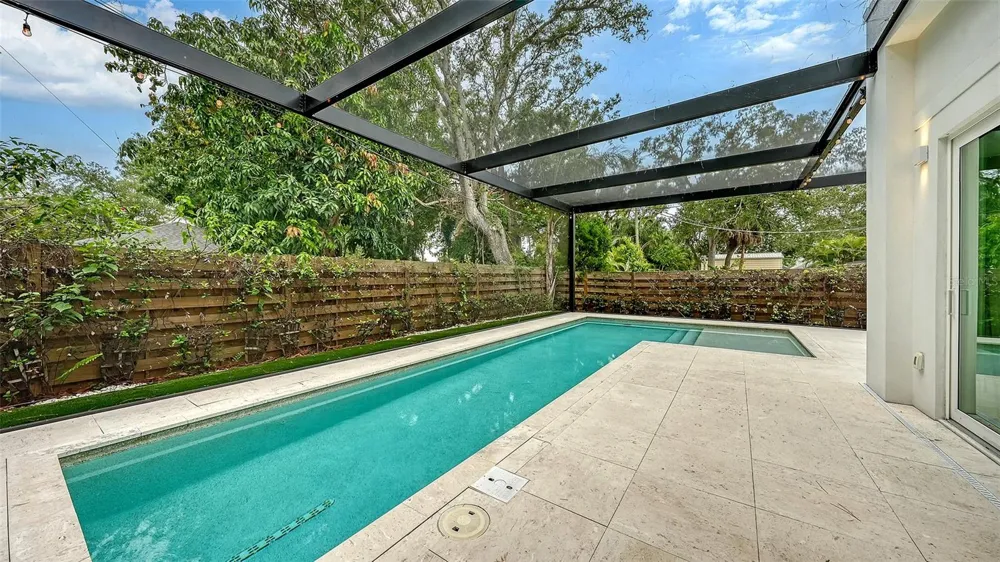 2138 HAWTHORNE STREET Sarasota, FL 34239