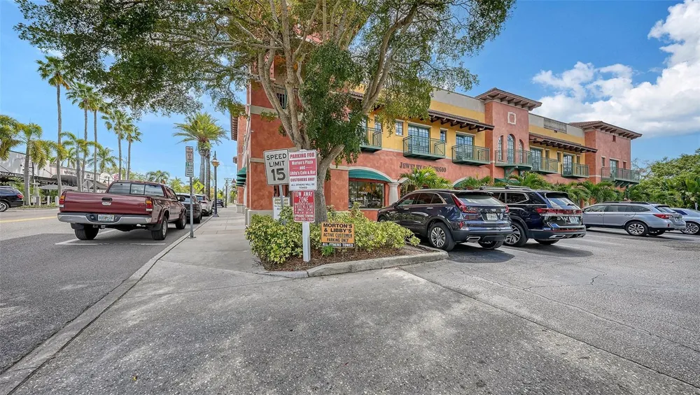 2138 HAWTHORNE STREET Sarasota, FL 34239
