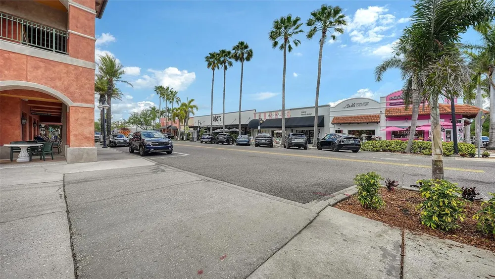 2138 HAWTHORNE STREET Sarasota, FL 34239
