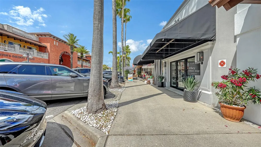 2138 HAWTHORNE STREET Sarasota, FL 34239
