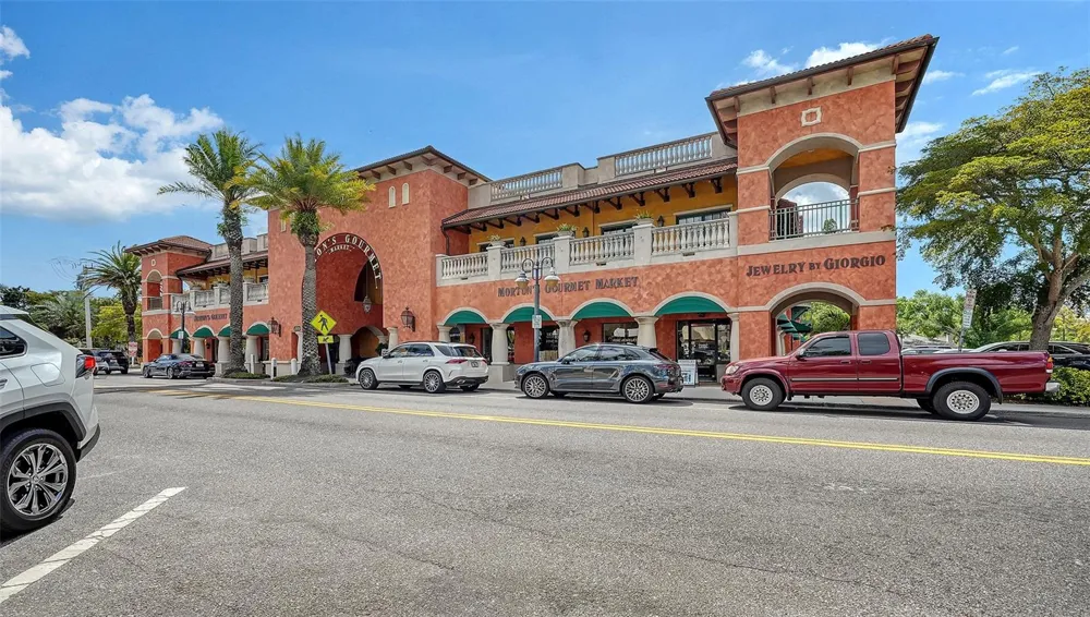 2138 HAWTHORNE STREET Sarasota, FL 34239