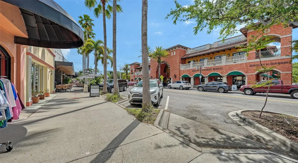 2138 HAWTHORNE STREET Sarasota, FL 34239
