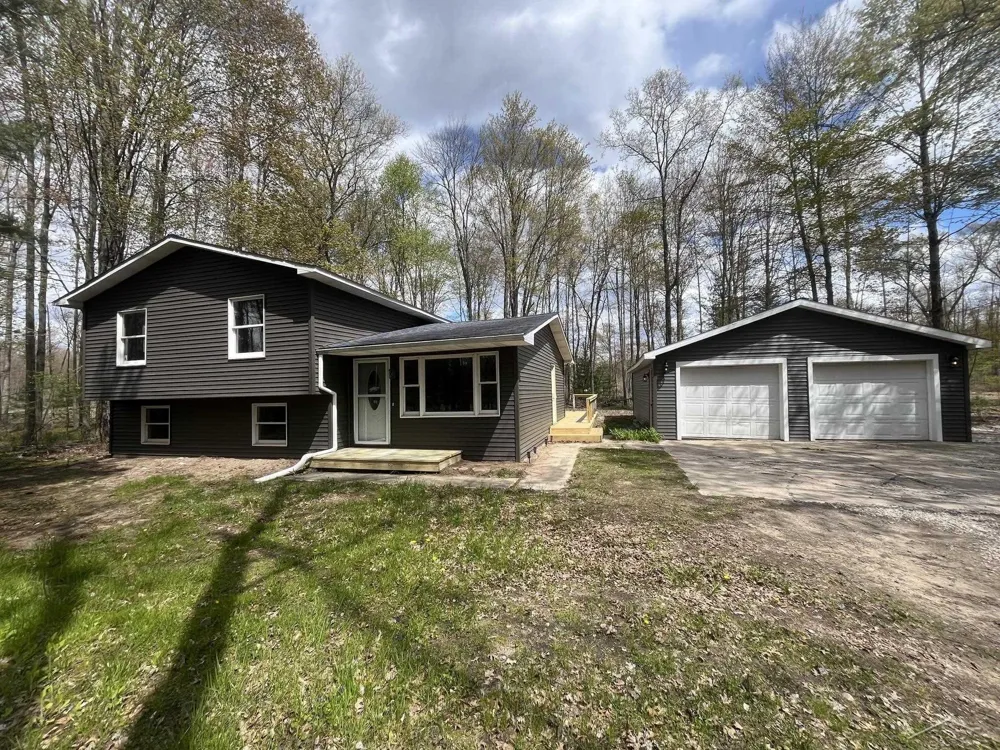 219 S Nine Mile Road Lee Township, MI 48640