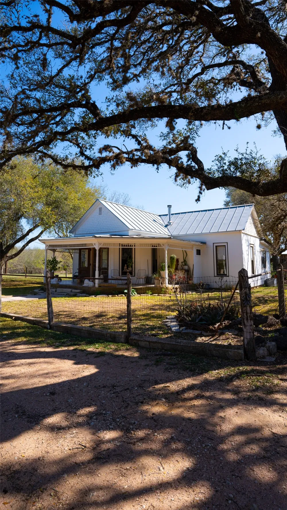 1294 Crabapple Road Blanco, TX 78606