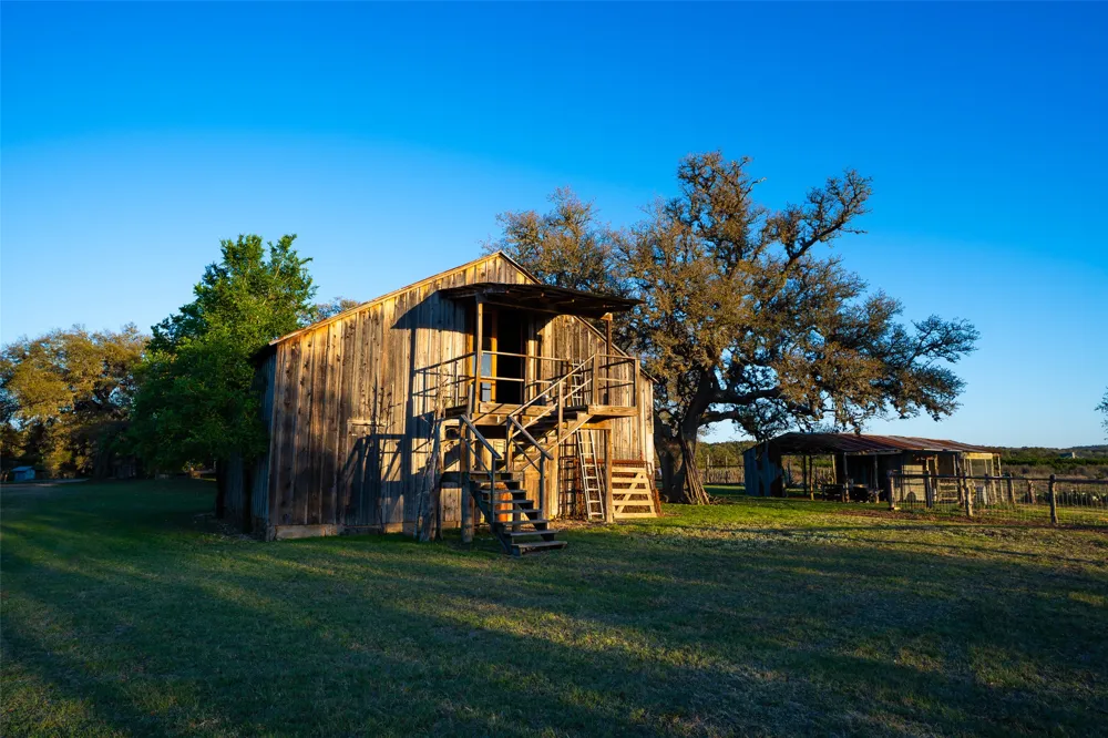 1294 Crabapple Road Blanco, TX 78606