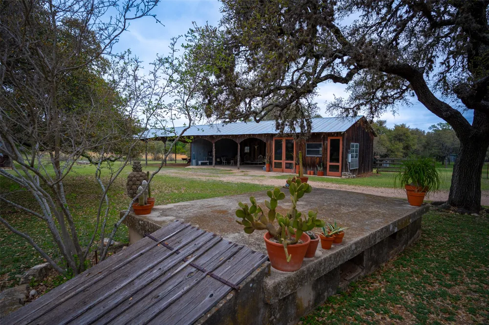 1294 Crabapple Road Blanco, TX 78606