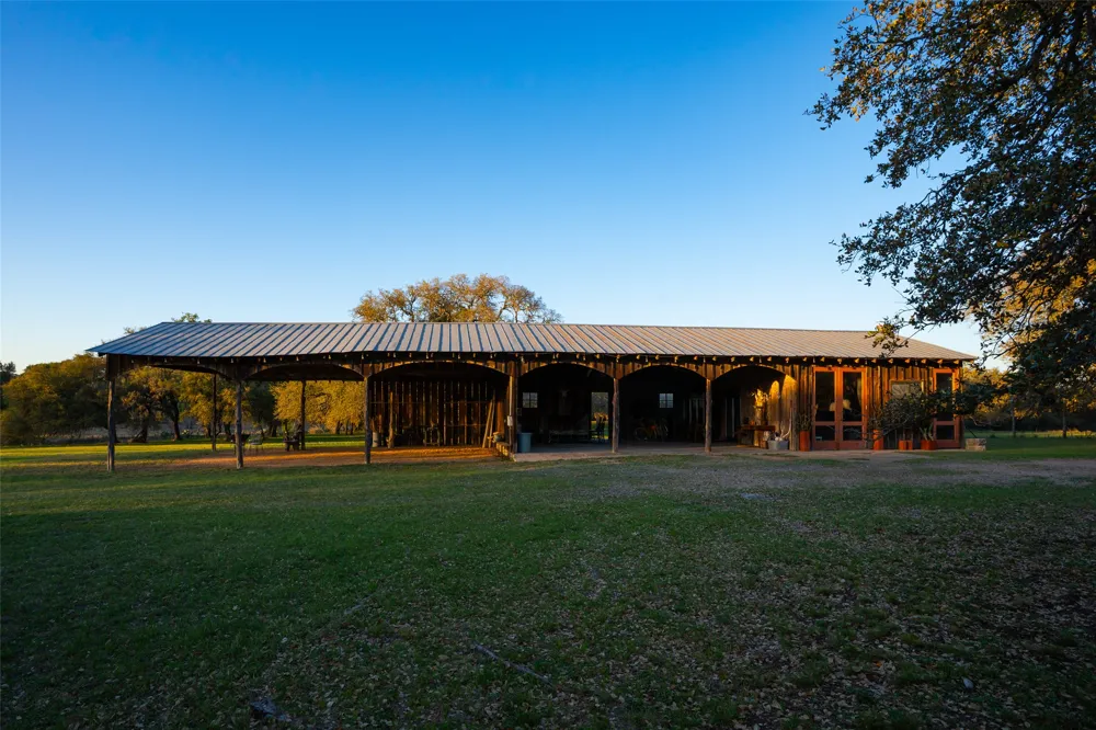 1294 Crabapple Road Blanco, TX 78606