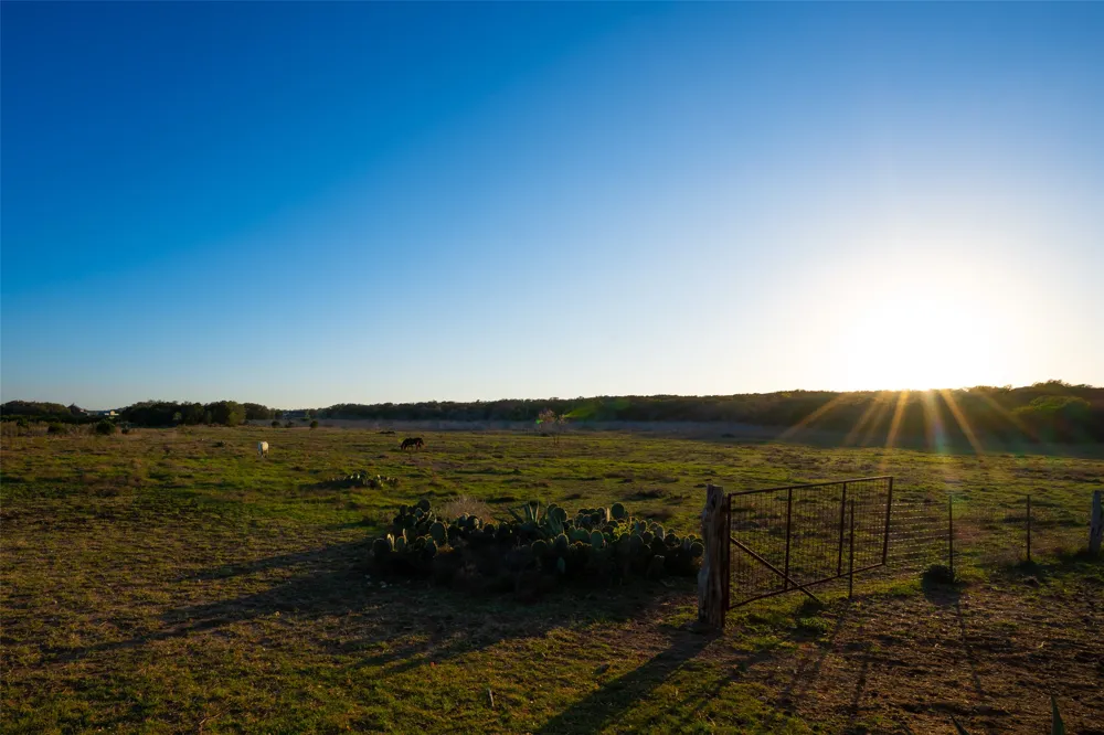 1294 Crabapple Road Blanco, TX 78606