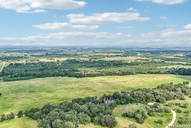 1617 BLUE CREEK RD La Vernia, TX 78121