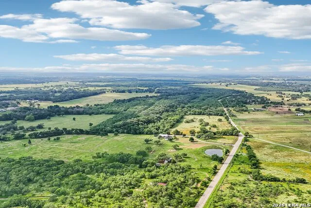 1617 BLUE CREEK RD La Vernia, TX 78121